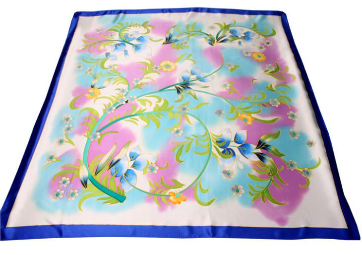 Foulard en satin de soie design vintage pour dame