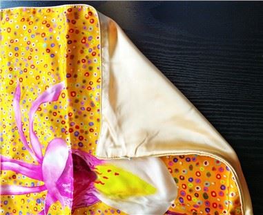 Taie d'oreiller en soie de mûrier imprimée à motif avec broderie